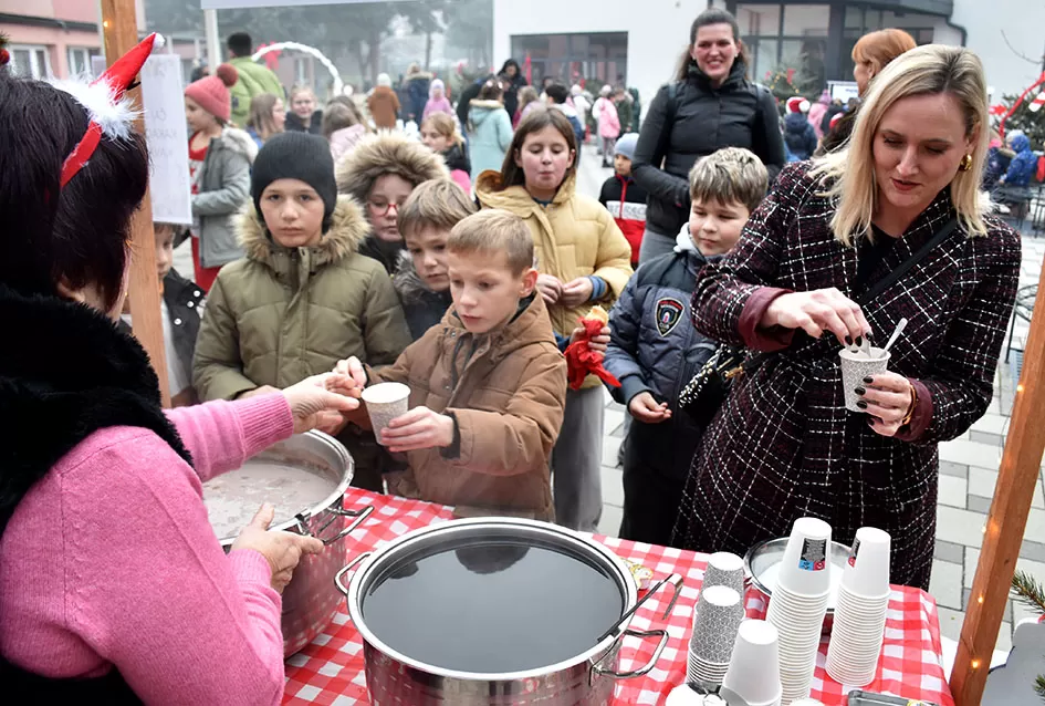 Zadrugari OŠ ʼDobriša Cesarićʼ: Od otpada do blagdanske čarolije