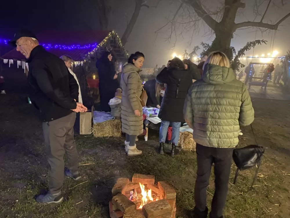 Adventska radost u Alilovcima: Mališani vrtića Bambi oduševili mještane predblagdanskim programom