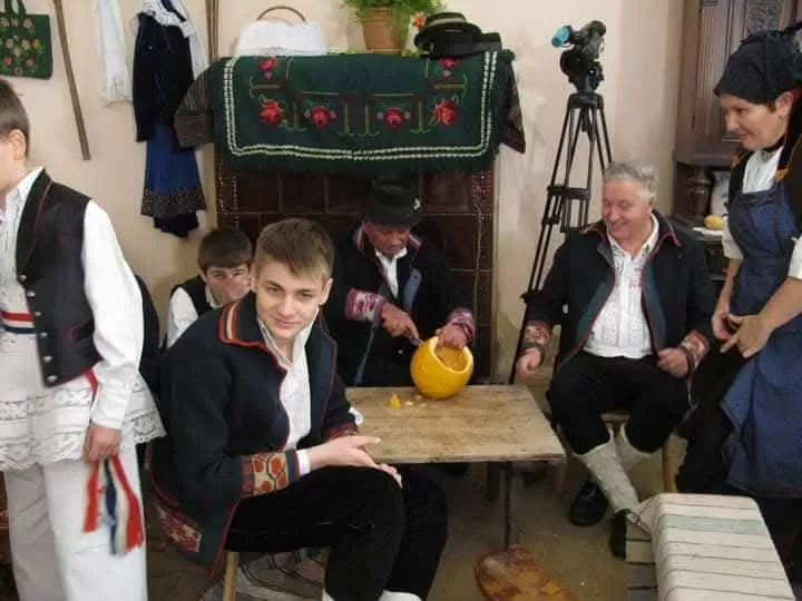 DREVNI OBIČAJI NA SVETU LUCIJU - Hoćemo li u Lucijaše?