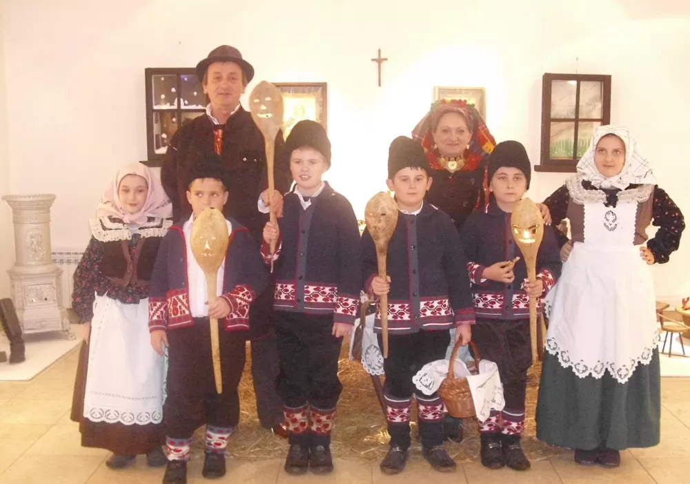 DREVNI OBIČAJI NA SVETU LUCIJU - Hoćemo li u Lucijaše?