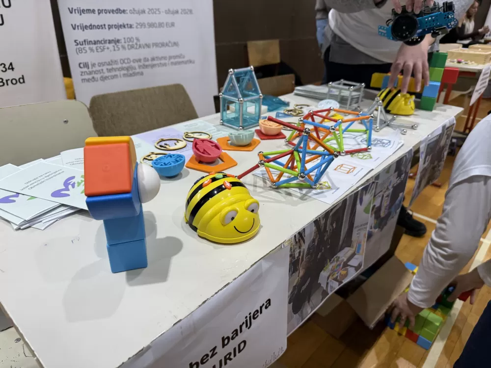 Održan GMM FEST(IVAL) 2025 u Gimnaziji „Matija Mesić“ – Slavonski Brod proslavio dan znanosti, tehnologije i inovacija