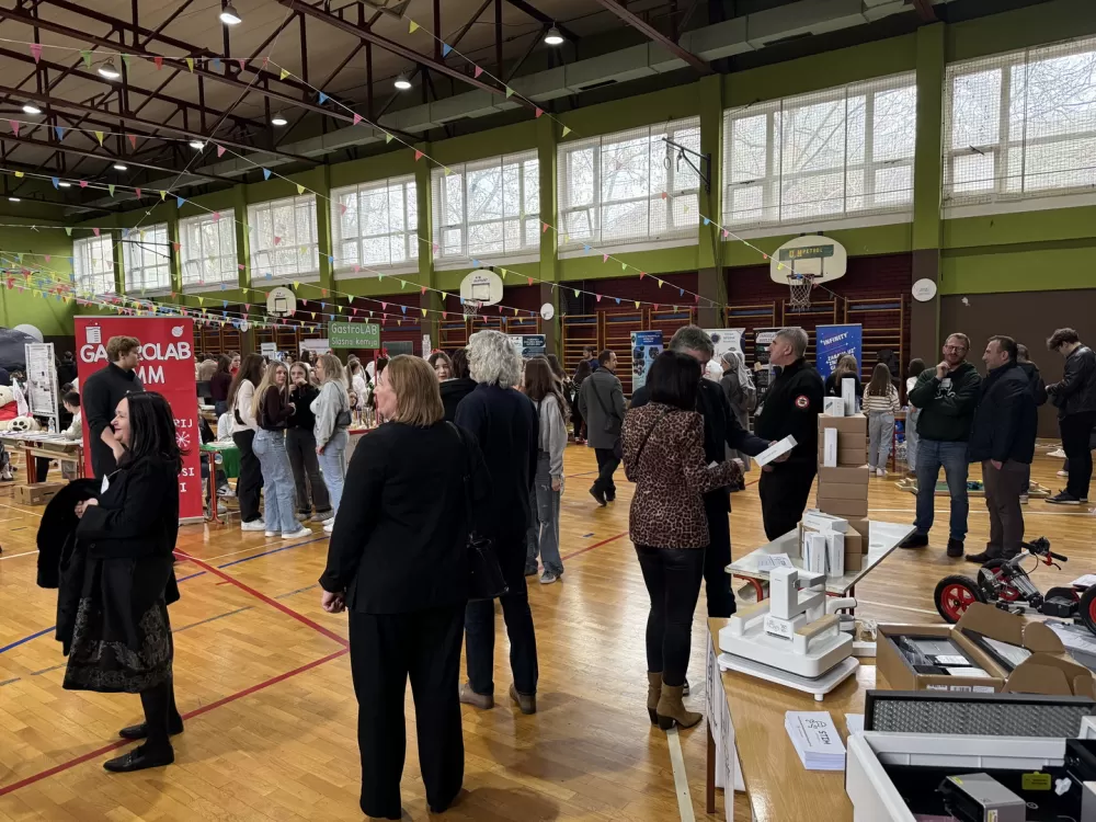 Održan GMM FEST(IVAL) 2025 u Gimnaziji „Matija Mesić“ – Slavonski Brod proslavio dan znanosti, tehnologije i inovacija