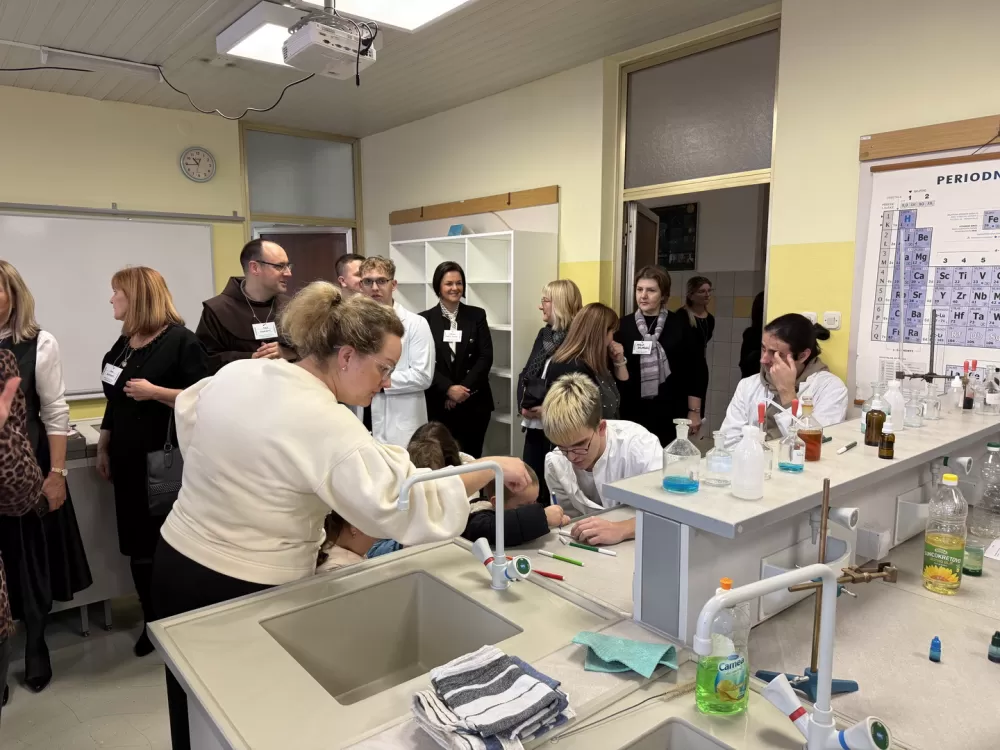 Održan GMM FEST(IVAL) 2025 u Gimnaziji „Matija Mesić“ – Slavonski Brod proslavio dan znanosti, tehnologije i inovacija