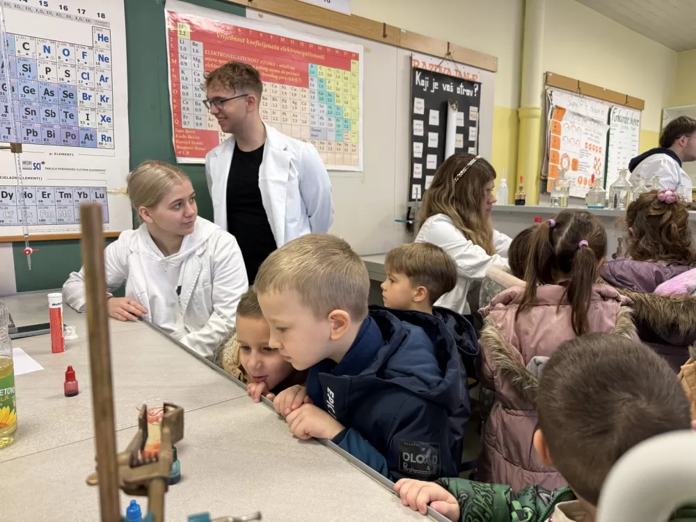 Održan GMM FEST(IVAL) 2025 u Gimnaziji „Matija Mesić“ – Slavonski Brod proslavio dan znanosti, tehnologije i inovacija