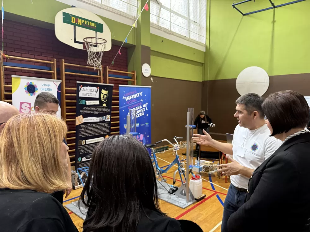 Održan GMM FEST(IVAL) 2025 u Gimnaziji „Matija Mesić“ – Slavonski Brod proslavio dan znanosti, tehnologije i inovacija