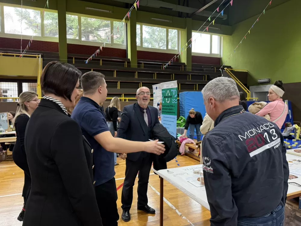 Održan GMM FEST(IVAL) 2025 u Gimnaziji „Matija Mesić“ – Slavonski Brod proslavio dan znanosti, tehnologije i inovacija