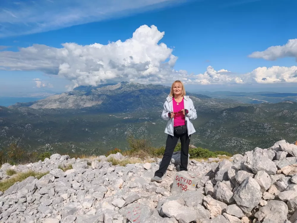Dr. Rajka Šimunović dobitnica najvišeg priznanja Hrvatskog planinarskog saveza za 150 osvojenih vrhova Hrvatske