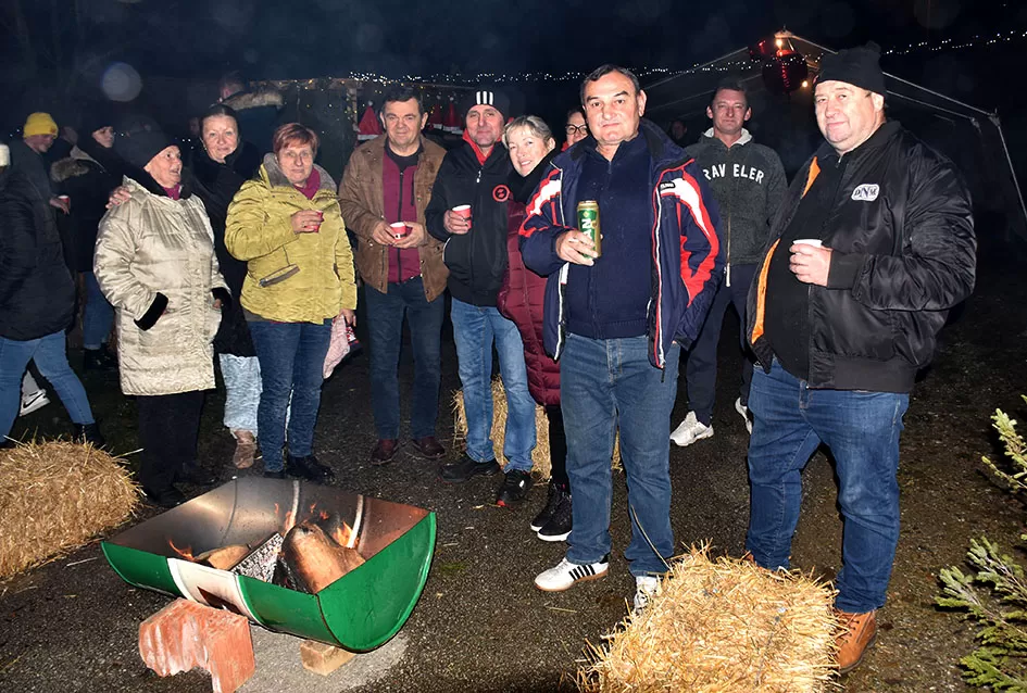 Mladi iz Daranovaca zajedništvom i entuzijazmom oživjeli adventsku priču svoga mjesta koja je okupila gotovo 200 mještana