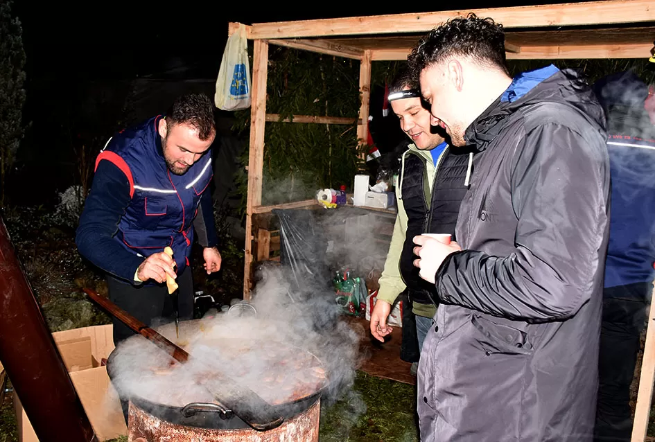 Mladi iz Daranovaca zajedništvom i entuzijazmom oživjeli adventsku priču svoga mjesta koja je okupila gotovo 200 mještana