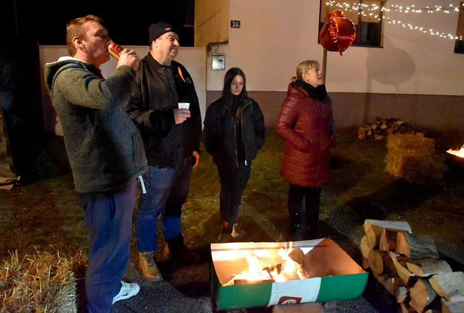 Mladi iz Daranovaca zajedništvom i entuzijazmom oživjeli adventsku priču svoga mjesta koja je okupila gotovo 200 mještana