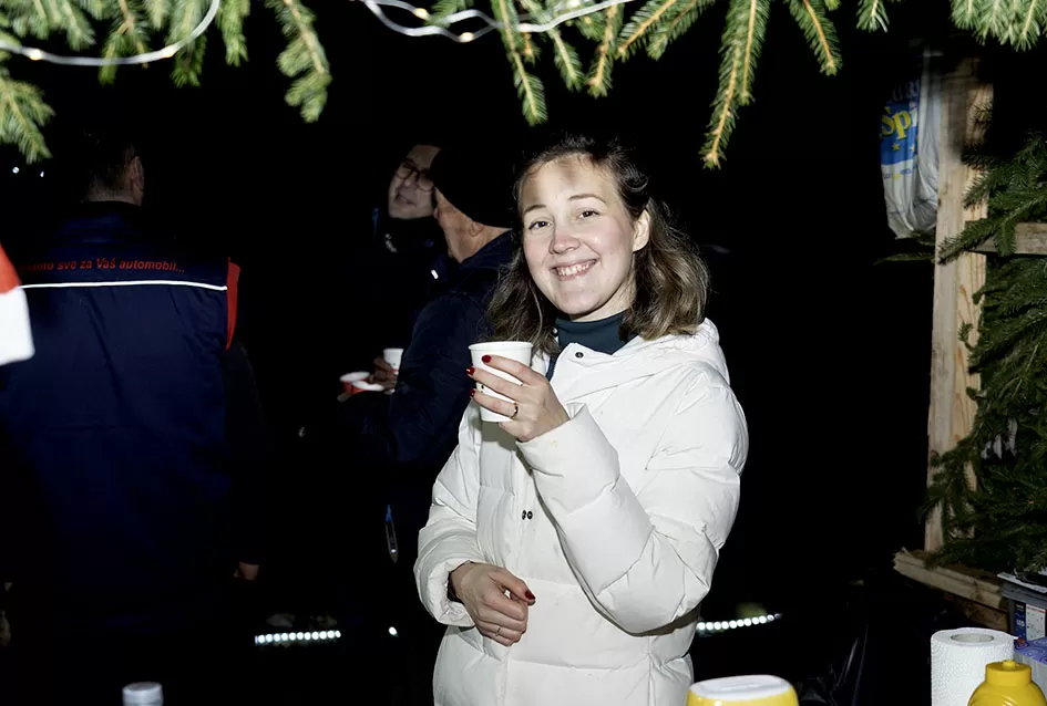 Mladi iz Daranovaca zajedništvom i entuzijazmom oživjeli adventsku priču svoga mjesta koja je okupila gotovo 200 mještana