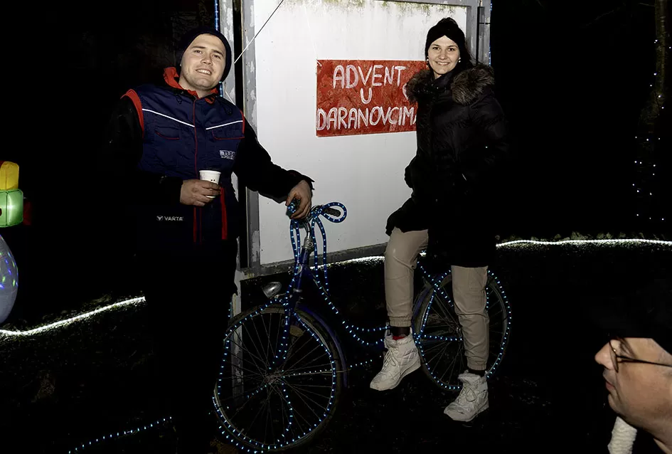 Mladi iz Daranovaca zajedništvom i entuzijazmom oživjeli adventsku priču svoga mjesta koja je okupila gotovo 200 mještana