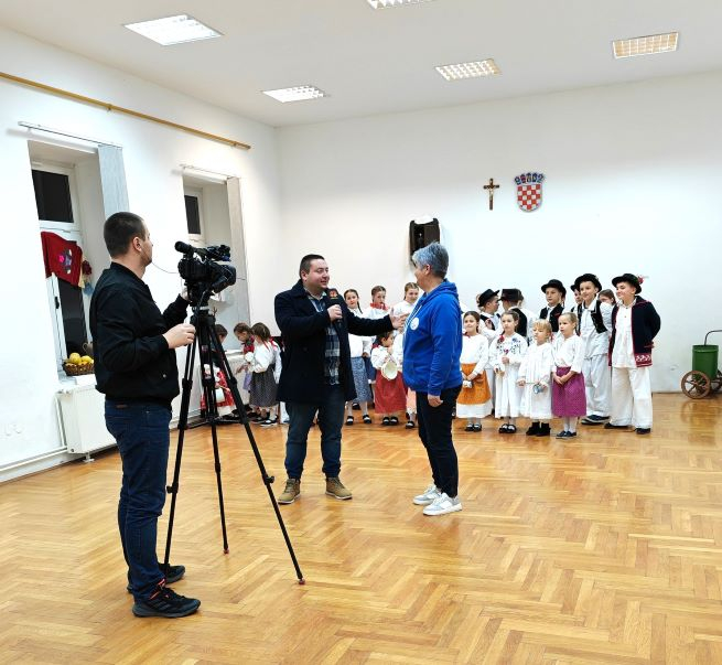 Osječka televizija snimila putopisnu reportažu o pleterničkim folklorašima-prva emisija danas 8. prosinca 