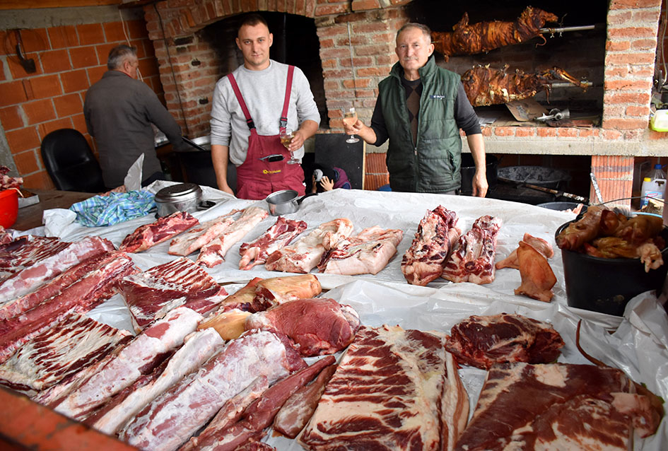 Požega.eu | Preradili tonu mesa žive vage