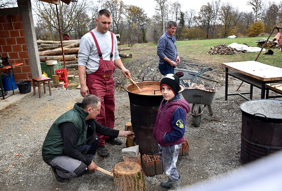 Preradili tonu mesa žive vage