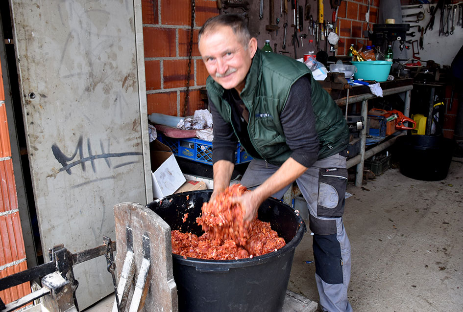 Preradili tonu mesa žive vage