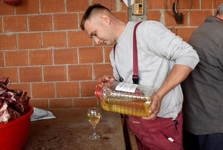 Preradili tonu mesa žive vage