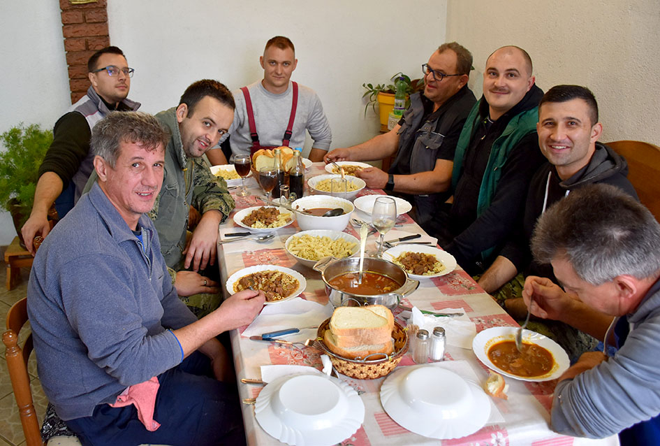 Preradili tonu mesa žive vage