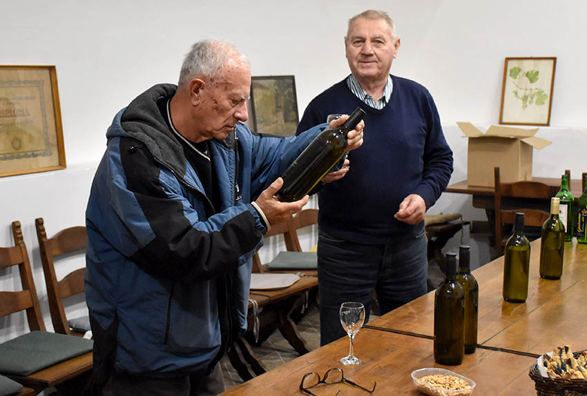 ADVENTSKO KUŠANJE VINA ČLANOVA POŽEŠKE UDRUGE VINARA U ZNAKU OBLJETNICA Požežani su graševinu pili prije 160 godina