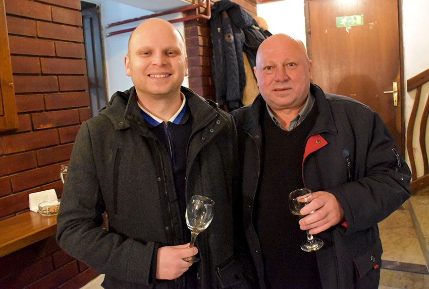 ADVENTSKO KUŠANJE VINA ČLANOVA POŽEŠKE UDRUGE VINARA U ZNAKU OBLJETNICA Požežani su graševinu pili prije 160 godina