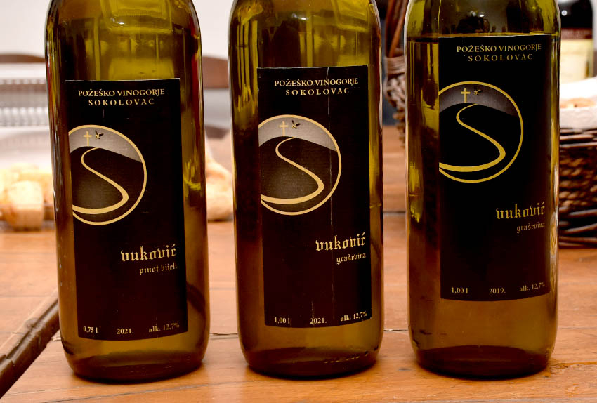 ADVENTSKO KUŠANJE VINA ČLANOVA POŽEŠKE UDRUGE VINARA U ZNAKU OBLJETNICA Požežani su graševinu pili prije 160 godina