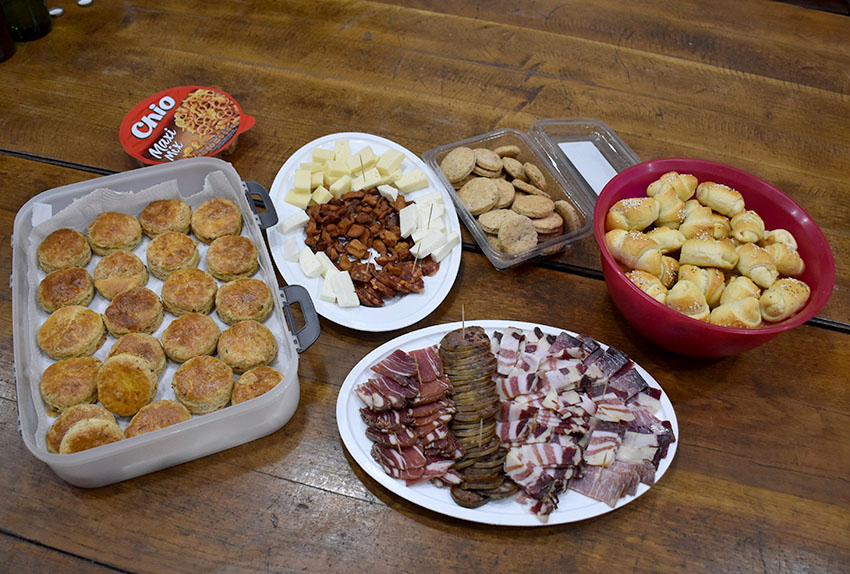 ADVENTSKO KUŠANJE VINA ČLANOVA POŽEŠKE UDRUGE VINARA U ZNAKU OBLJETNICA Požežani su graševinu pili prije 160 godina