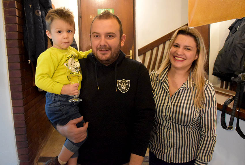 ADVENTSKO KUŠANJE VINA ČLANOVA POŽEŠKE UDRUGE VINARA U ZNAKU OBLJETNICA Požežani su graševinu pili prije 160 godina