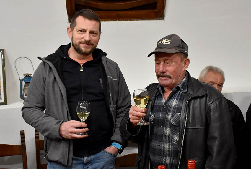 ADVENTSKO KUŠANJE VINA ČLANOVA POŽEŠKE UDRUGE VINARA U ZNAKU OBLJETNICA Požežani su graševinu pili prije 160 godina