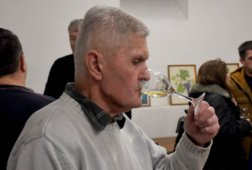 ADVENTSKO KUŠANJE VINA ČLANOVA POŽEŠKE UDRUGE VINARA U ZNAKU OBLJETNICA Požežani su graševinu pili prije 160 godina