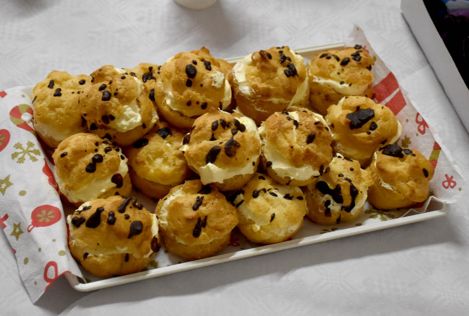 SV. NIKOLA RAZVESELIO NAJMLAĐE STANOVNIKE DRŠKOVACA: Podijeljeno pedesetak slatkih paketića /FOTO/