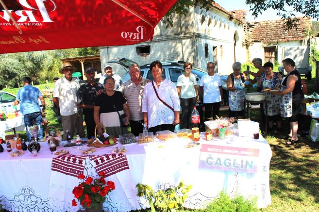 [FOTOGALERIJA] IŠŠIJADA U RUŠEVU; Najbolji pileći paprikaš skuhala Barbara Tomljenović iz Brodskih Zdenaca