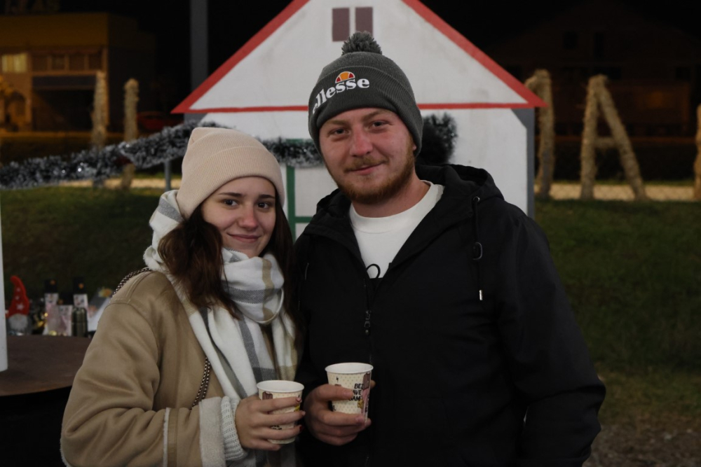 Veselo druženje u Bećarskom šoru uz tamburašku glazbu, lovačke specijalitete i kuhano vino 