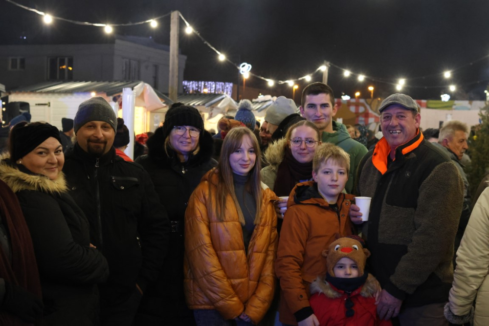 Veselo druženje u Bećarskom šoru uz tamburašku glazbu, lovačke specijalitete i kuhano vino 