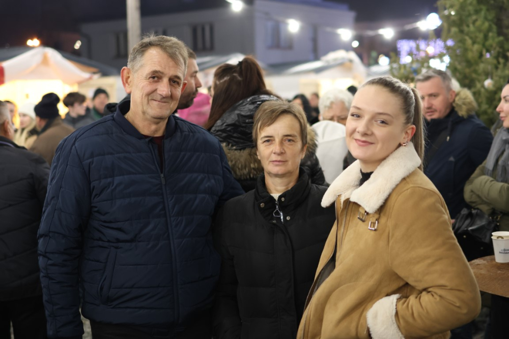 Veselo druženje u Bećarskom šoru uz tamburašku glazbu, lovačke specijalitete i kuhano vino 
