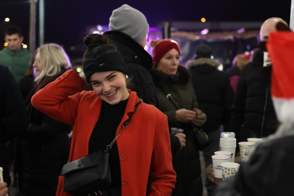Veselo druženje u Bećarskom šoru uz tamburašku glazbu, lovačke specijalitete i kuhano vino 