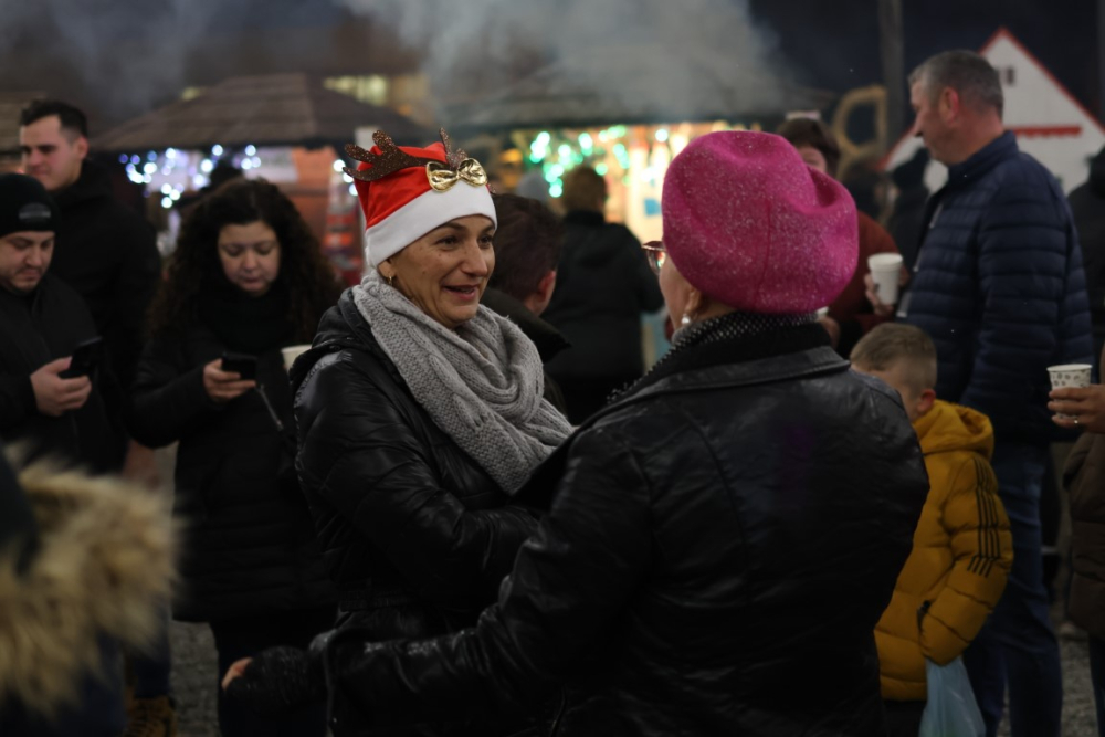Veselo druženje u Bećarskom šoru uz tamburašku glazbu, lovačke specijalitete i kuhano vino 