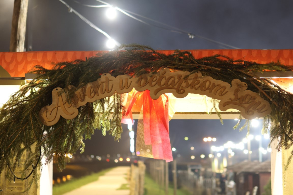 Veselo druženje u Bećarskom šoru uz tamburašku glazbu, lovačke specijalitete i kuhano vino 