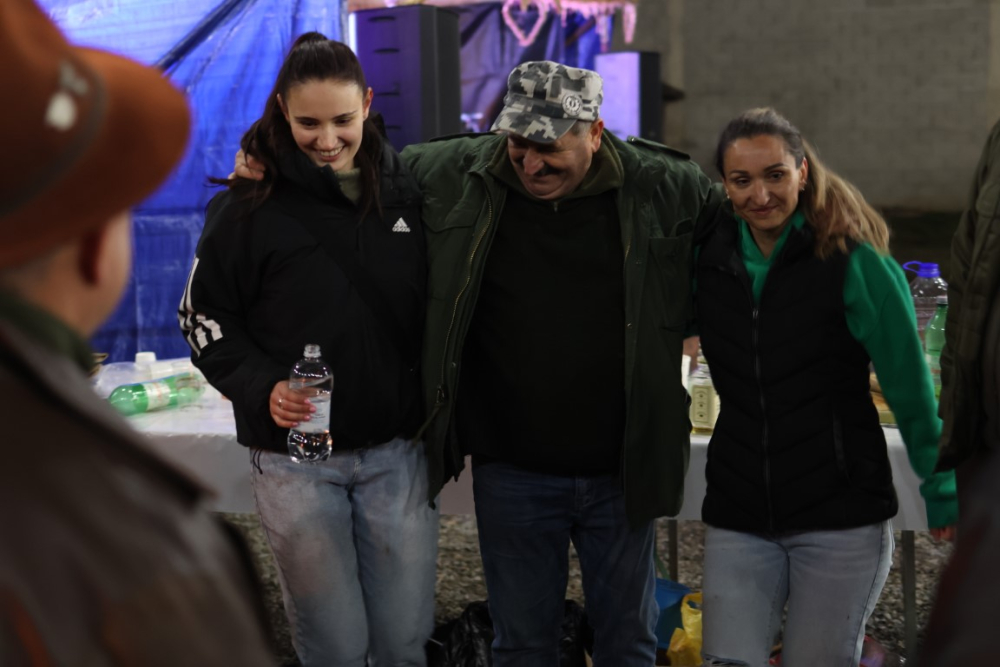 Veselo druženje u Bećarskom šoru uz tamburašku glazbu, lovačke specijalitete i kuhano vino 