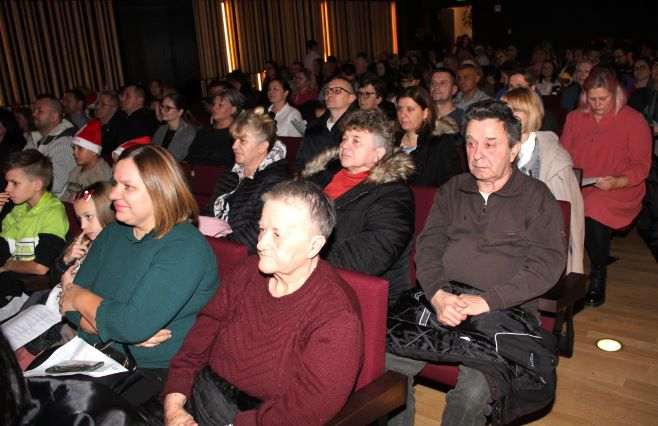 Učenici i nastavnici pleterničkog Područnog odjeljenja Glazbene škole Požega održali nezaboravan „Božićni koncert“