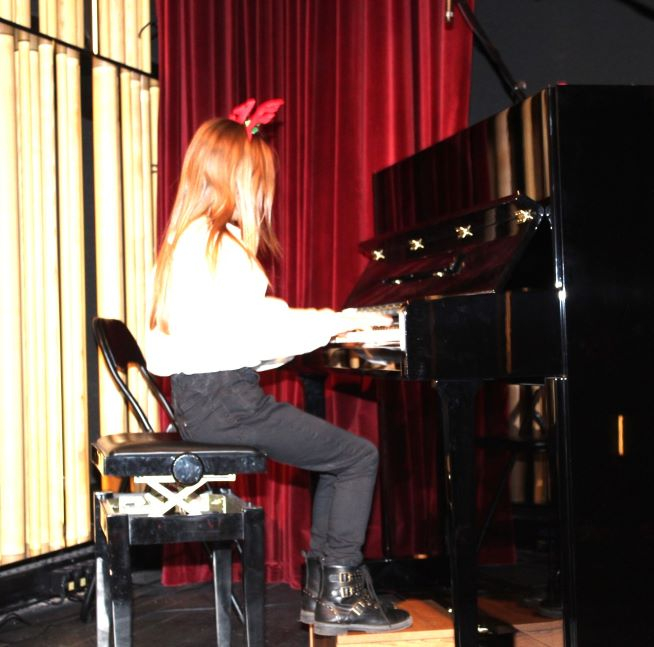 Učenici i nastavnici pleterničkog Područnog odjeljenja Glazbene škole Požega održali nezaboravan „Božićni koncert“