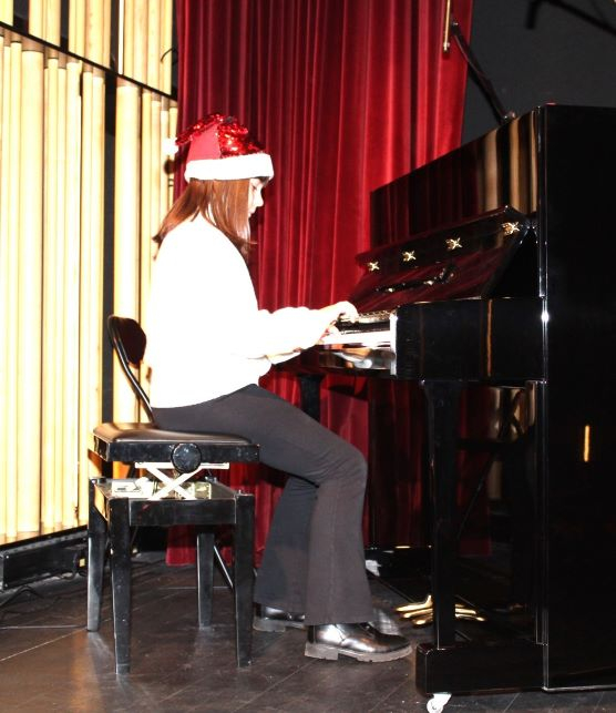 Učenici i nastavnici pleterničkog Područnog odjeljenja Glazbene škole Požega održali nezaboravan „Božićni koncert“