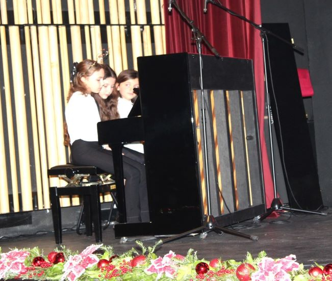Učenici i nastavnici pleterničkog Područnog odjeljenja Glazbene škole Požega održali nezaboravan „Božićni koncert“