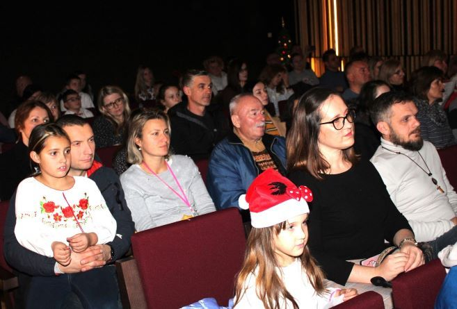 Učenici i nastavnici pleterničkog Područnog odjeljenja Glazbene škole Požega održali nezaboravan „Božićni koncert“