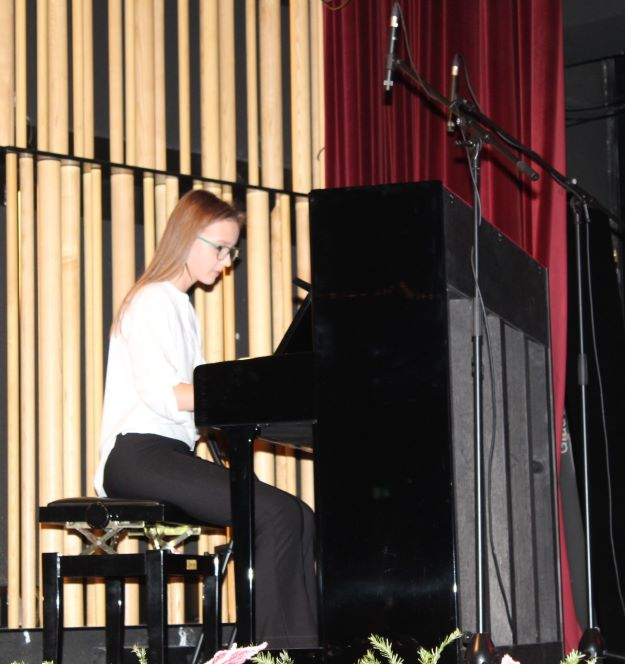 Učenici i nastavnici pleterničkog Područnog odjeljenja Glazbene škole Požega održali nezaboravan „Božićni koncert“