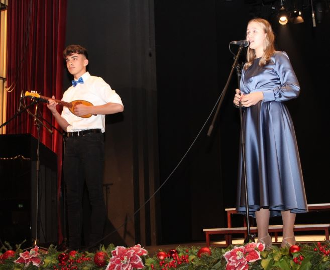 Učenici i nastavnici pleterničkog Područnog odjeljenja Glazbene škole Požega održali nezaboravan „Božićni koncert“