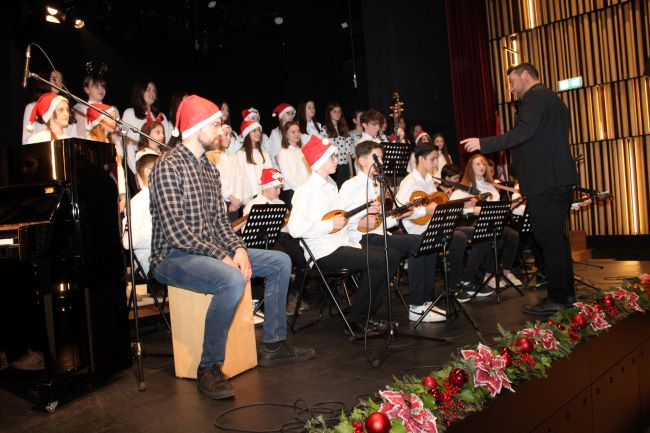 Učenici i nastavnici pleterničkog Područnog odjeljenja Glazbene škole Požega održali nezaboravan „Božićni koncert“