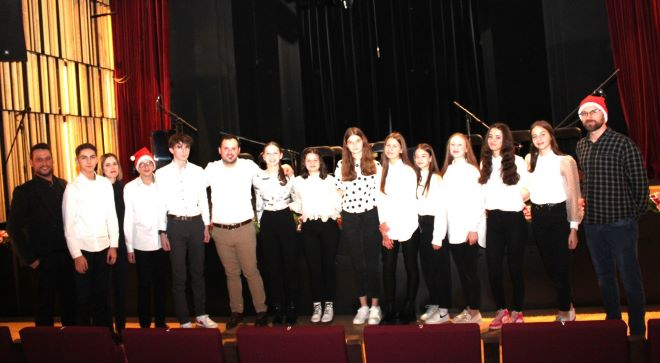 Učenici i nastavnici pleterničkog Područnog odjeljenja Glazbene škole Požega održali nezaboravan „Božićni koncert“