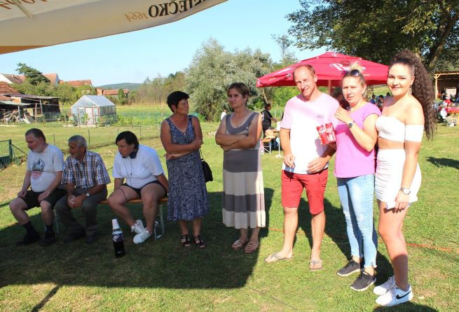 [FOTOGALERIJA] IŠŠIJADA U RUŠEVU; Najbolji pileći paprikaš skuhala Barbara Tomljenović iz Brodskih Zdenaca