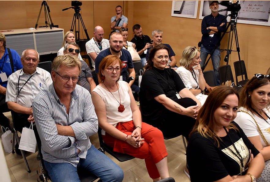 [FOTOGALERIJA]  Završnica “Zlatnih žica Slavonije Požega 2023”: Večer novih tamburaških pjesama