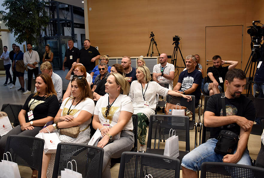 [FOTOGALERIJA]  Završnica “Zlatnih žica Slavonije Požega 2023”: Večer novih tamburaških pjesama